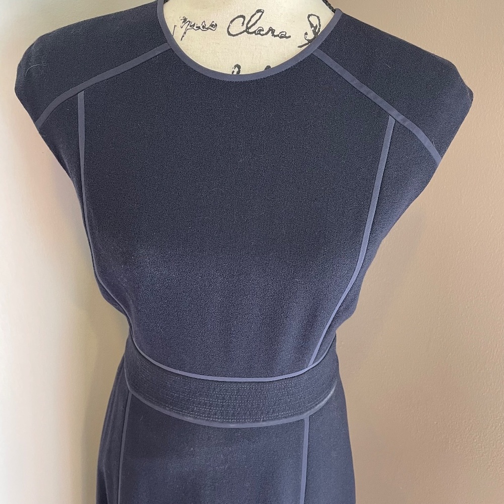 Tory Burch sleeveless wool crepe dress - Picture 3 of 9